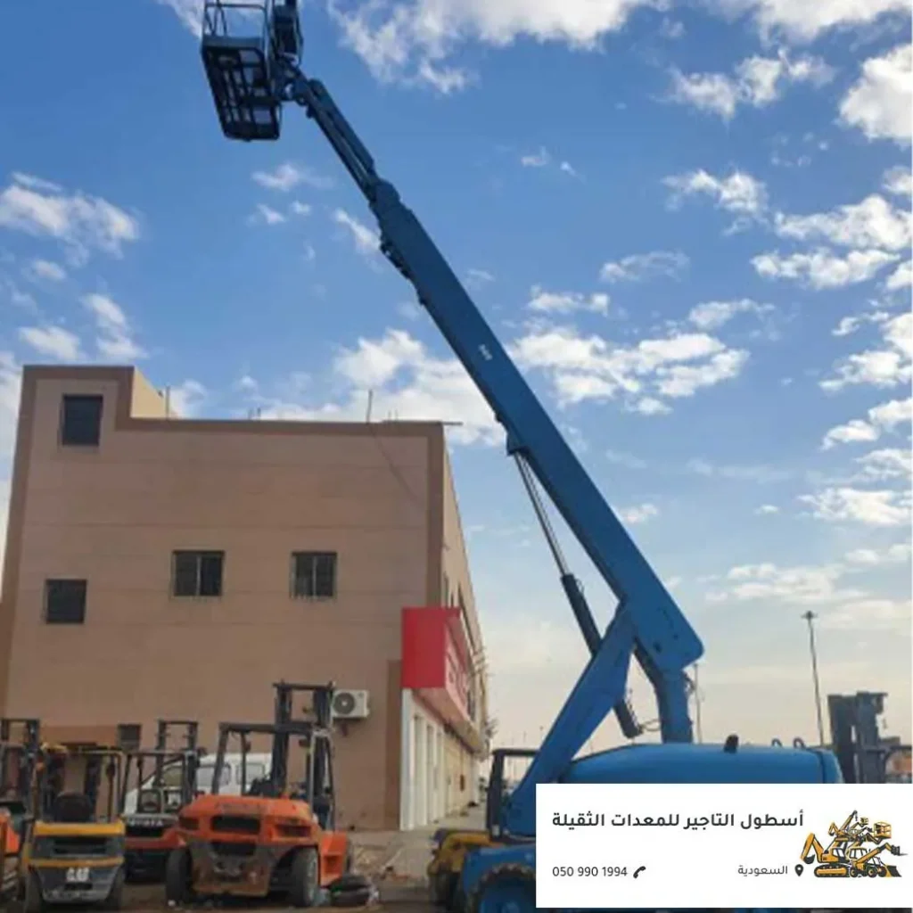 مان لفت تلسكوبي مرتفع يستخدم في أعمال الصيانة والتركيب