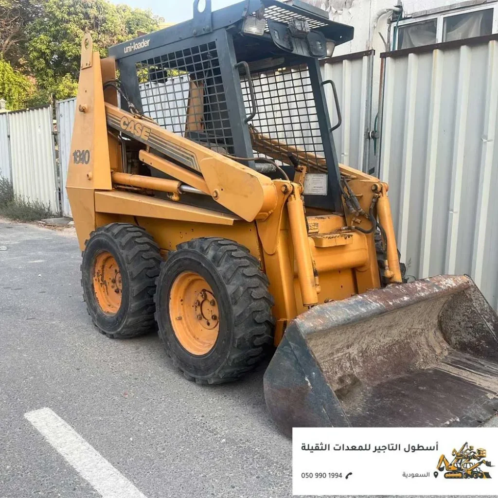 لودر CASE 1840 لتأجير المعدات الثقيلة